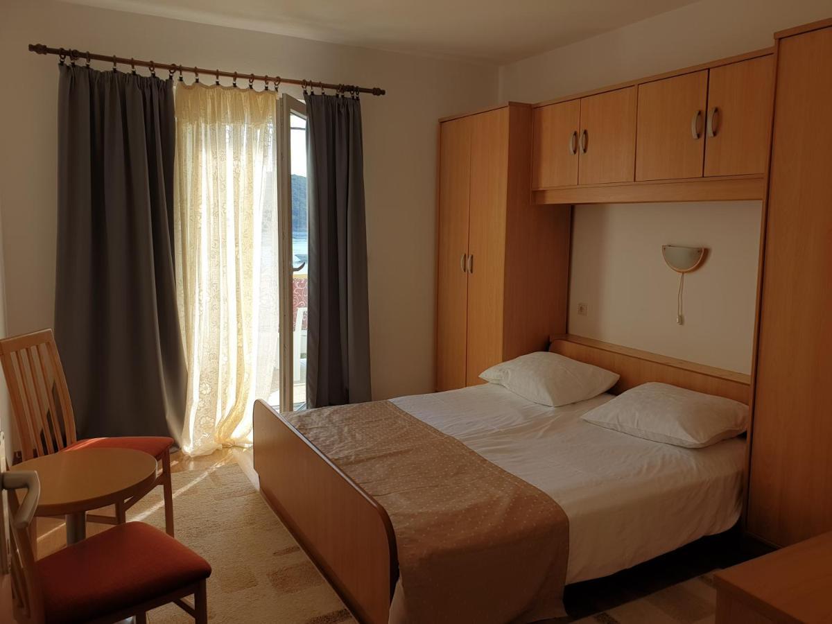 Apartmani I Sobe Jusic Rab Town Exterior photo