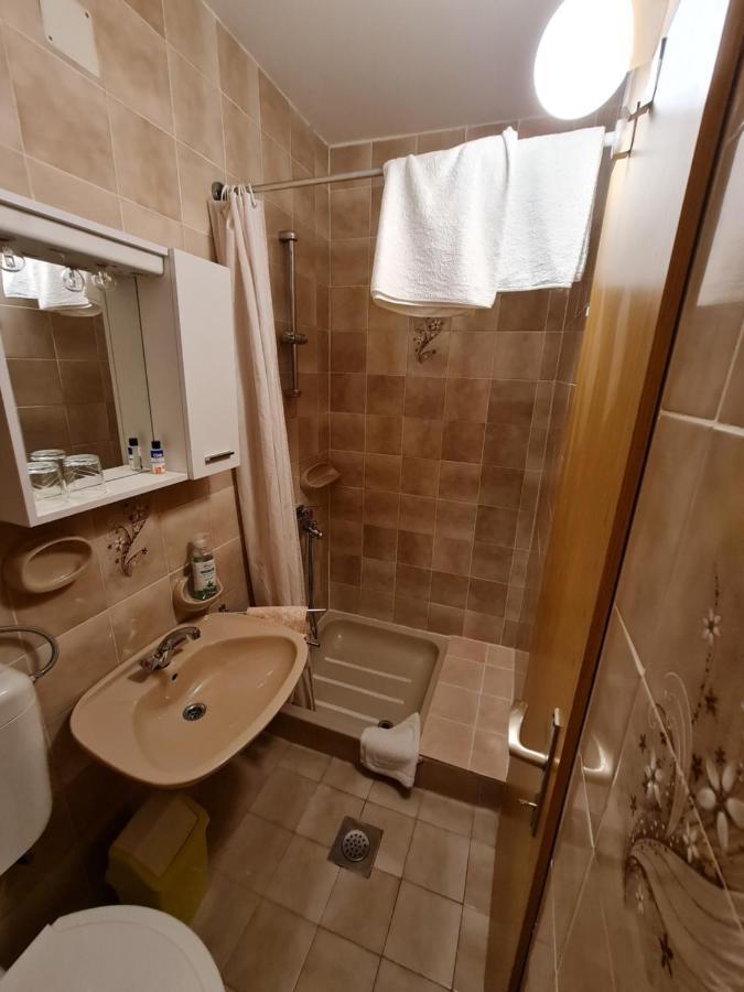 Apartmani I Sobe Jusic Rab Town Exterior photo